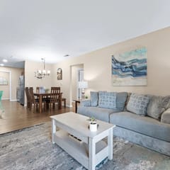 3 Bedroom close to the Strip