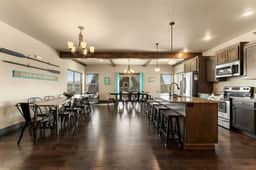 Lakefront 5BR, game room, boat slip, Near SDC