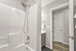 3 Bedroom 10 minutes from the Strip - Image 5