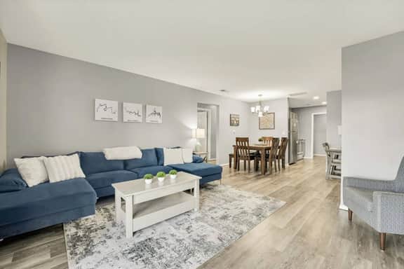3 Bedroom 10 minutes from the Strip