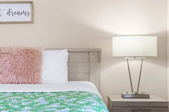 Side by Side Spacious Condos! Sleeps 16 - Image 2