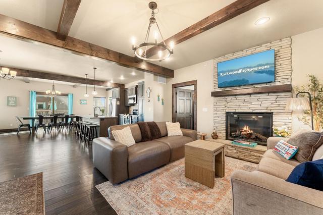 Escapesfromcrazytown family friendly airbnb six