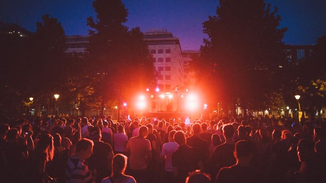 Blog - Branson Summer Nights 2026: Free Outdoor Concerts & Where to Stay